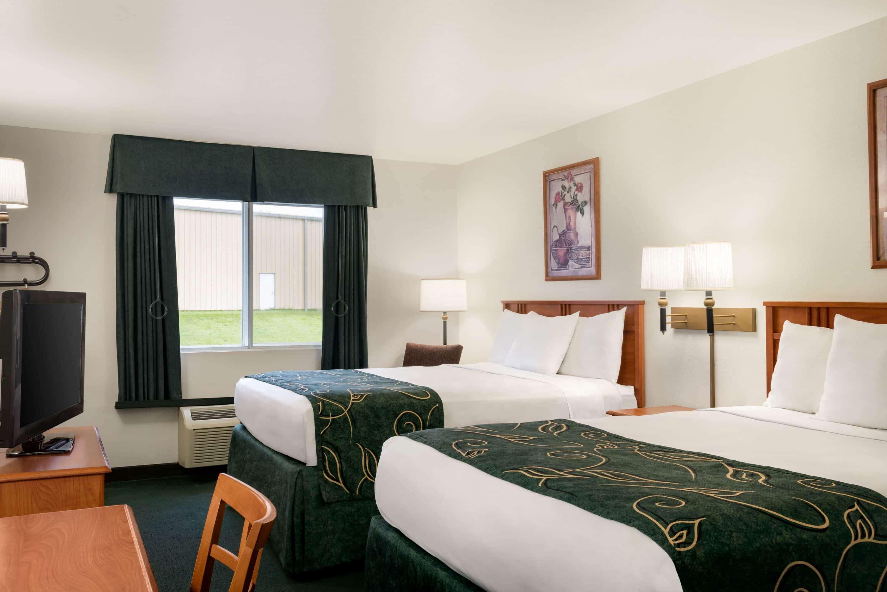 Travelodge By Wyndham Clinton Valley West Court Εξωτερικό φωτογραφία