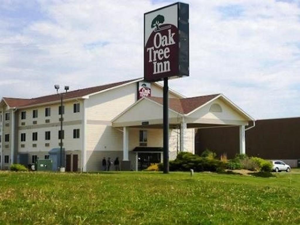 Travelodge By Wyndham Clinton Valley West Court Εξωτερικό φωτογραφία