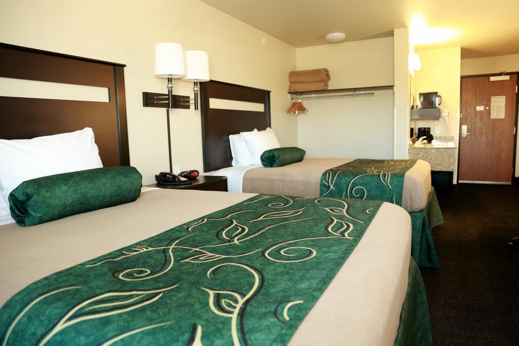 Travelodge By Wyndham Clinton Valley West Court Εξωτερικό φωτογραφία